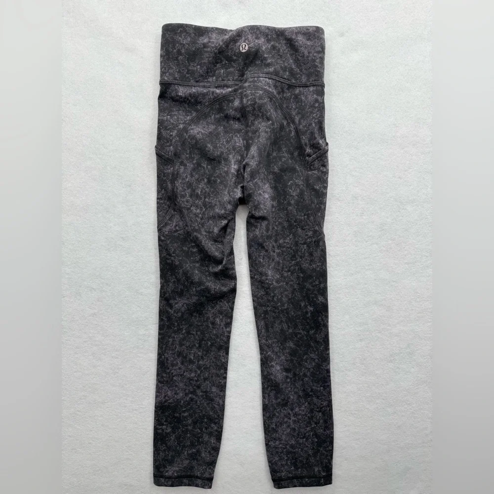 Lululemon Invigorate High-Rise Crop 23